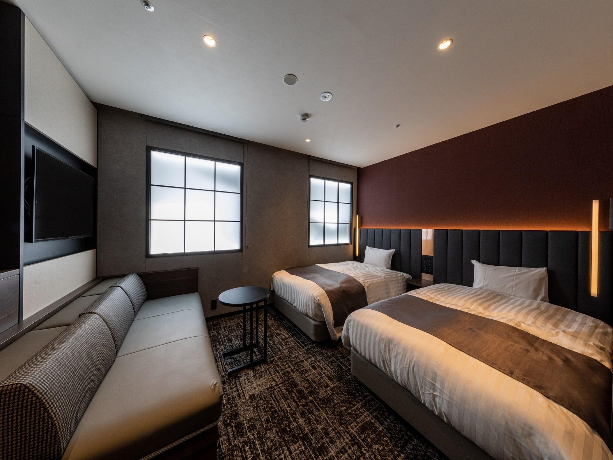 Plaza Hotel 4*